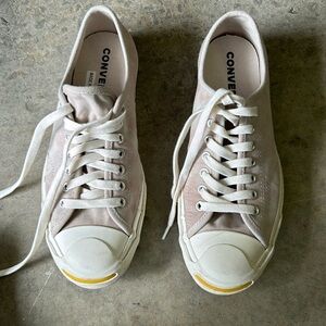 Converse size 9.5 women’s gently used shoes.